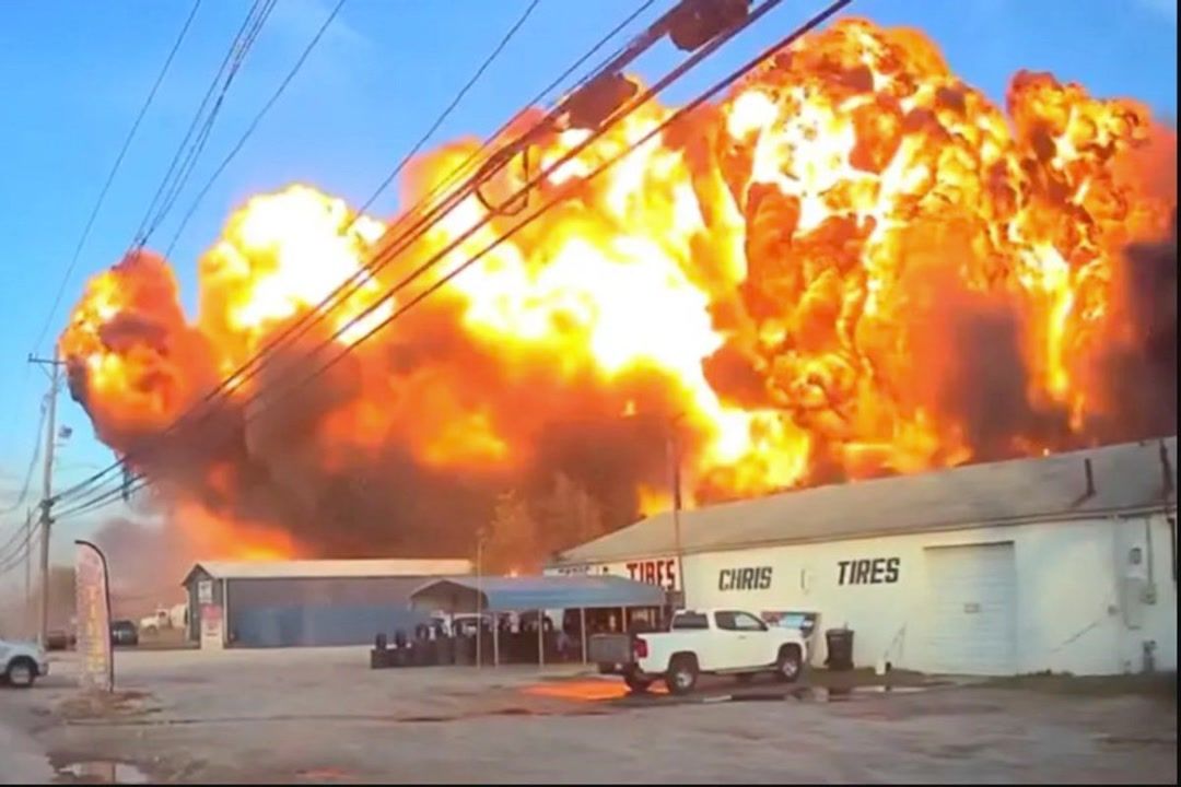 UPS jet engine fireball before deadly crash