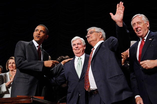 Barney Frank, champion of LGBTQ+ rights and Wall Street reforms, dies at 86