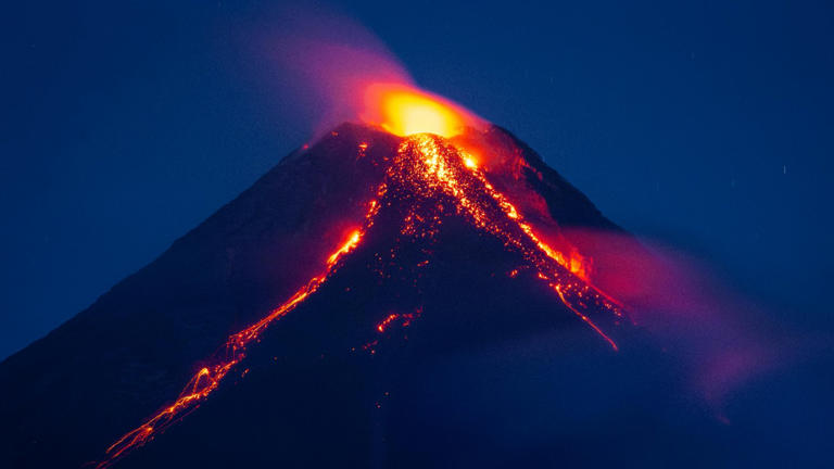 Mayon volcano just sent an avalanche of hot rocks racing down three ...