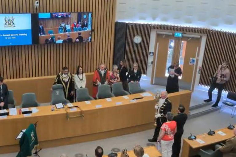 Bizarre moment Derby councillors enter mayor making ceremony to gangsta ...