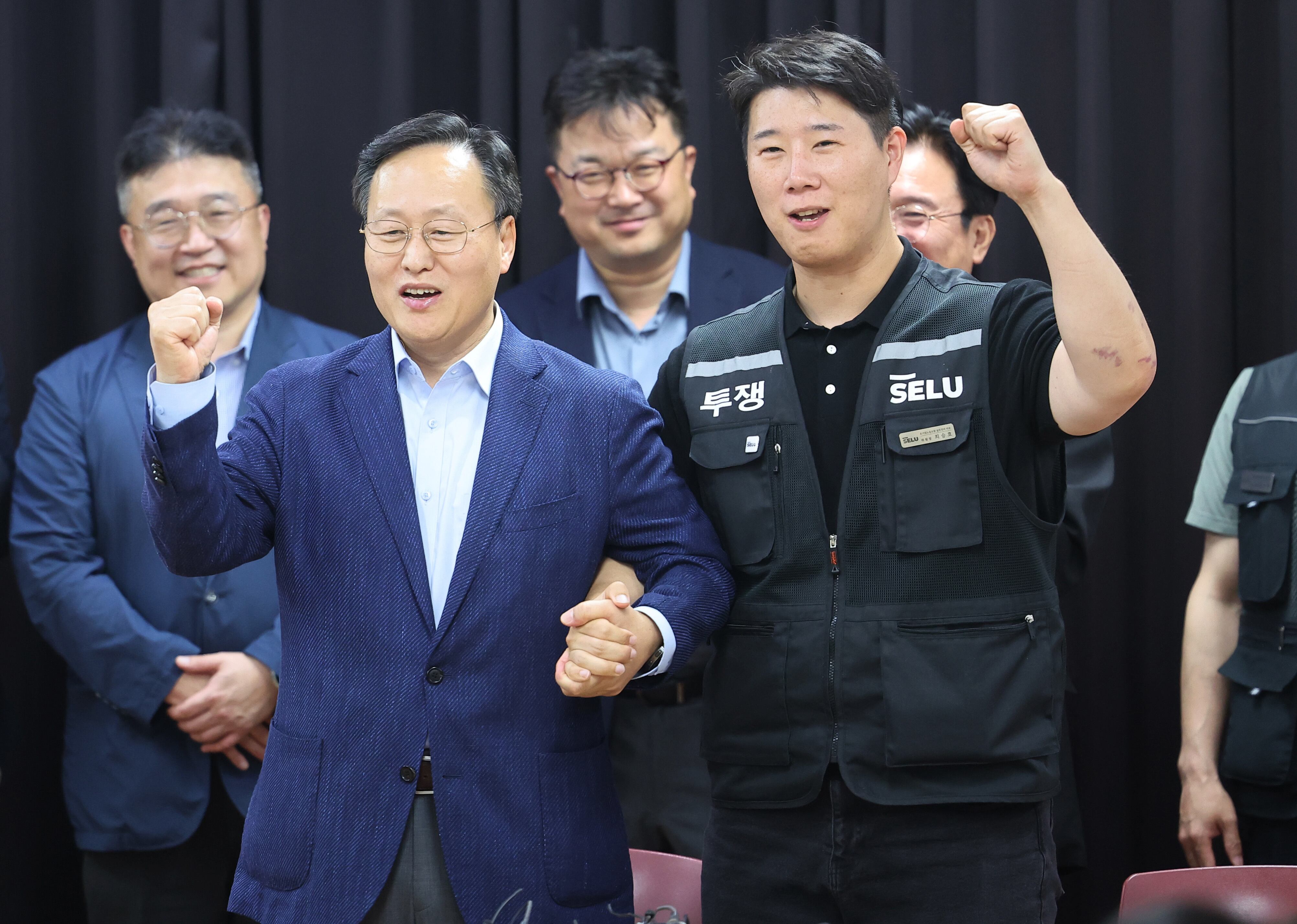 Samsung Electronics averts strike with last-minute pact