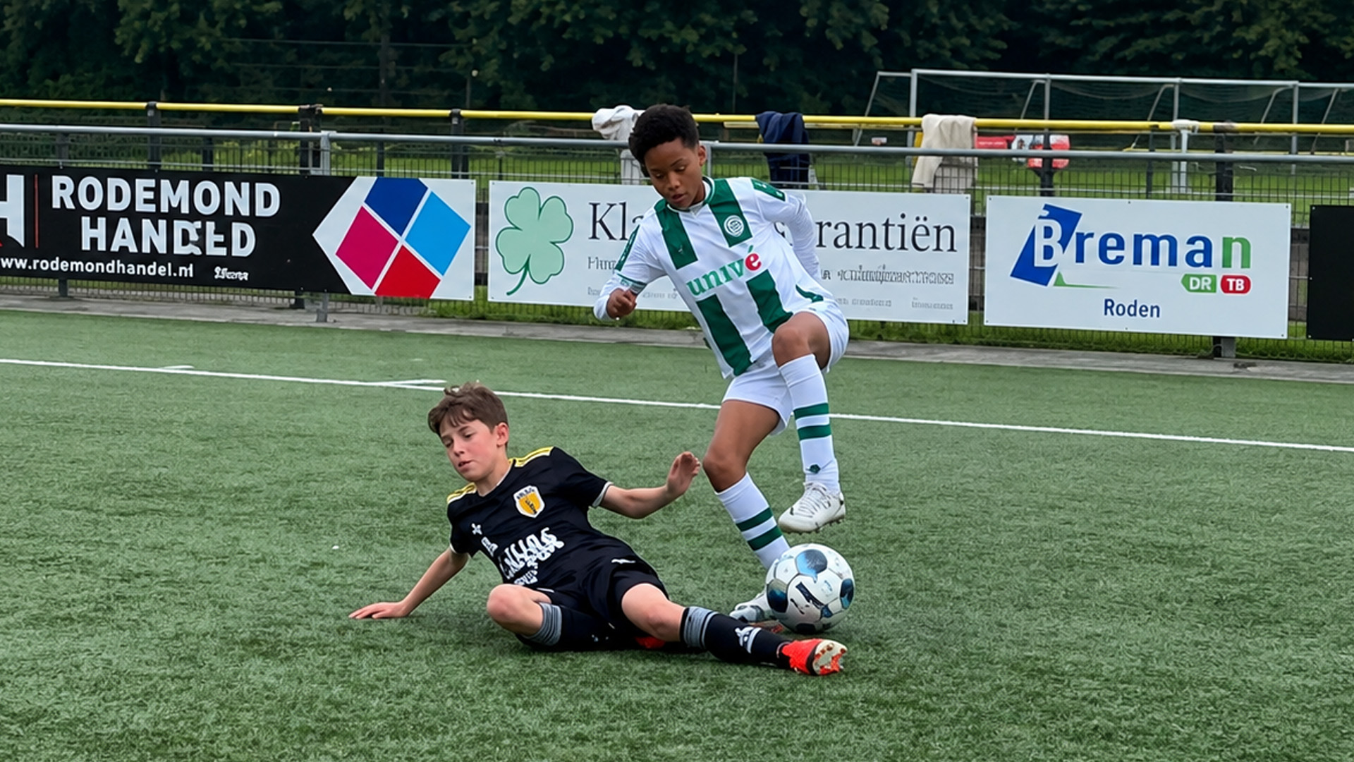 This kid passed defenders like a professional footballer