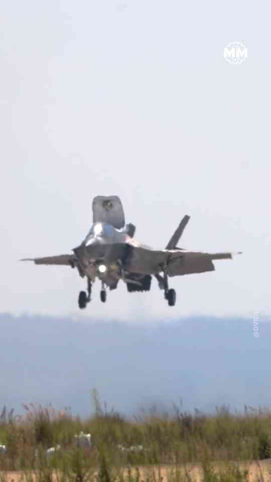 The F-35B’s vertical landing is insane