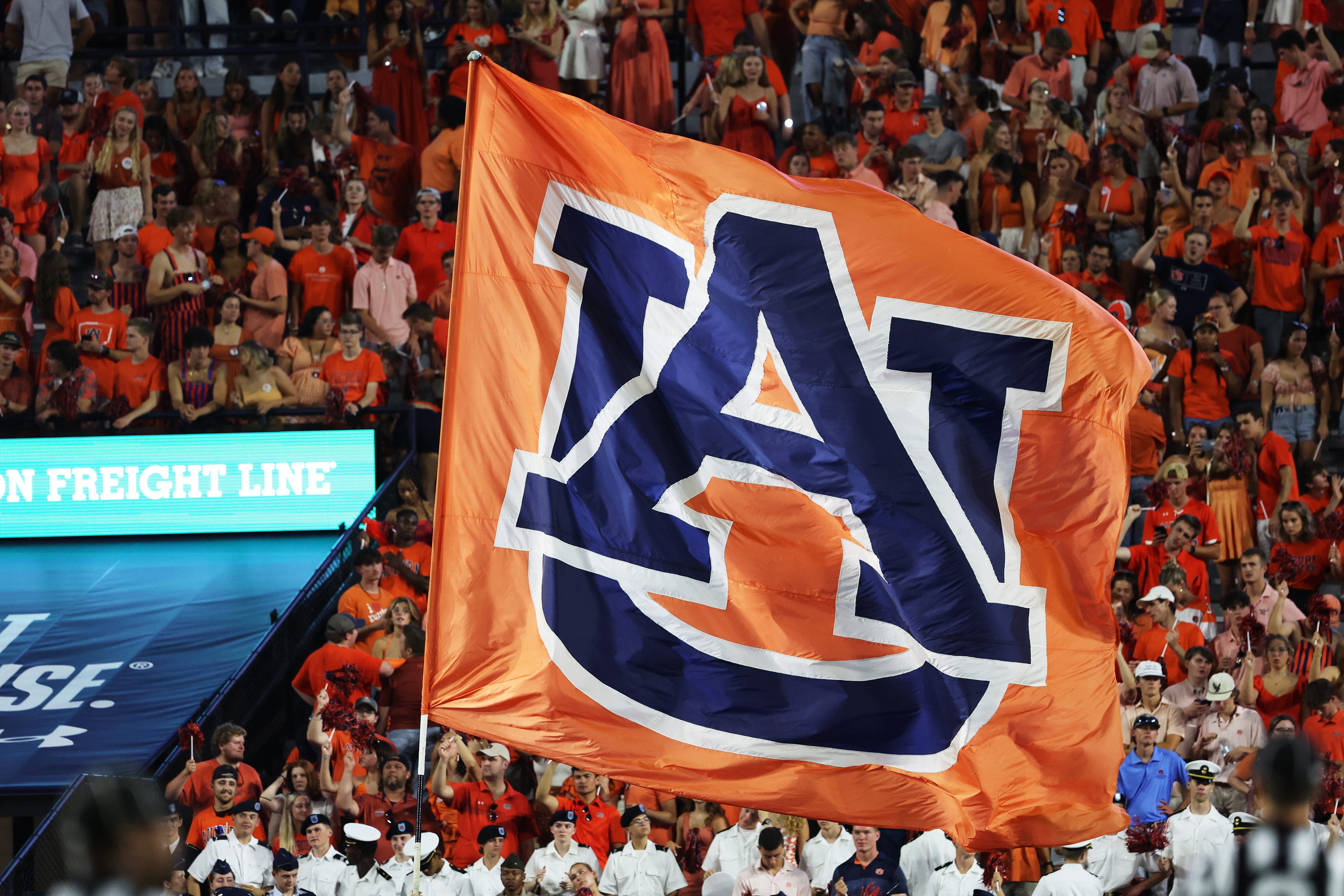 Can Auburn football close the deal for 2027 ATH Tumarian Moreland?