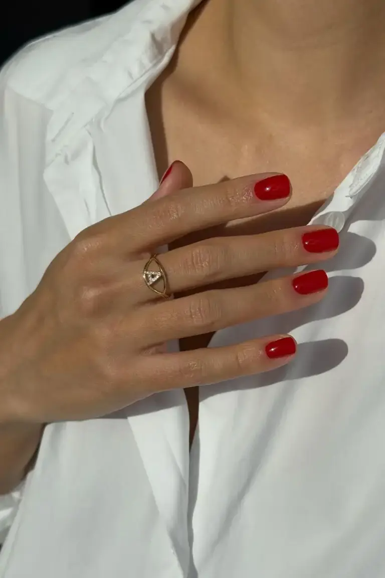 Uñas rojas para verano: diseños elegantes para todos los gustos