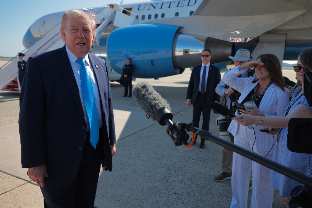 Trump risks China's anger with plan to call Taiwan president