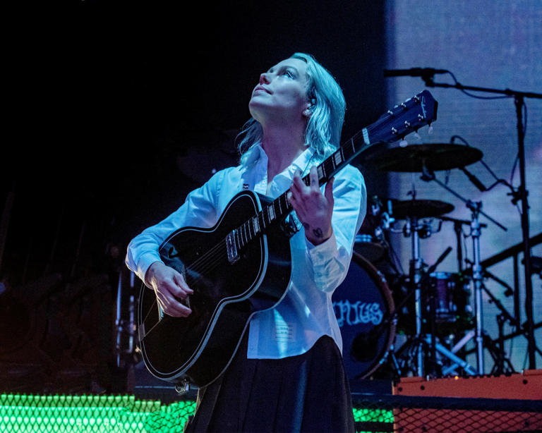 Phoebe Bridgers se dirige esta noche a Bloomington para su próximo espectáculo efímero.