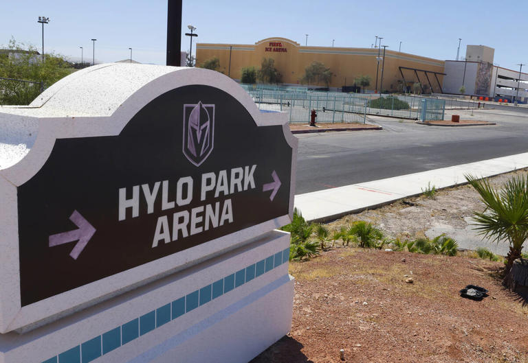 NLV ice rink temporarily closes, landlord plans big project around it