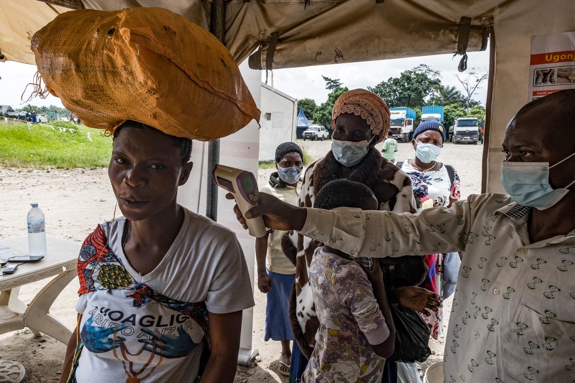Alerte mondiale à Ebola : comment se transmet le virus et quels sont ...