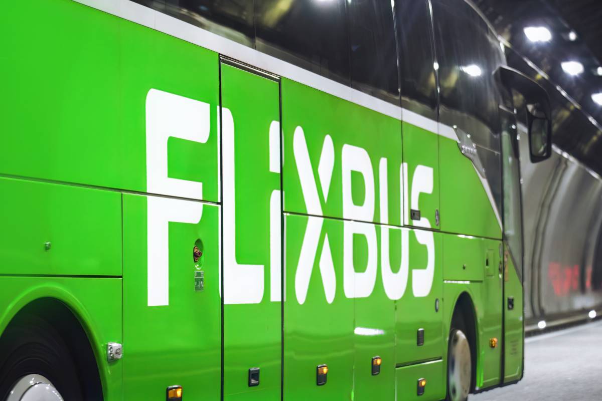 J'ai 84 ans et mon bus m'a oubliée sur une aire d'autoroute