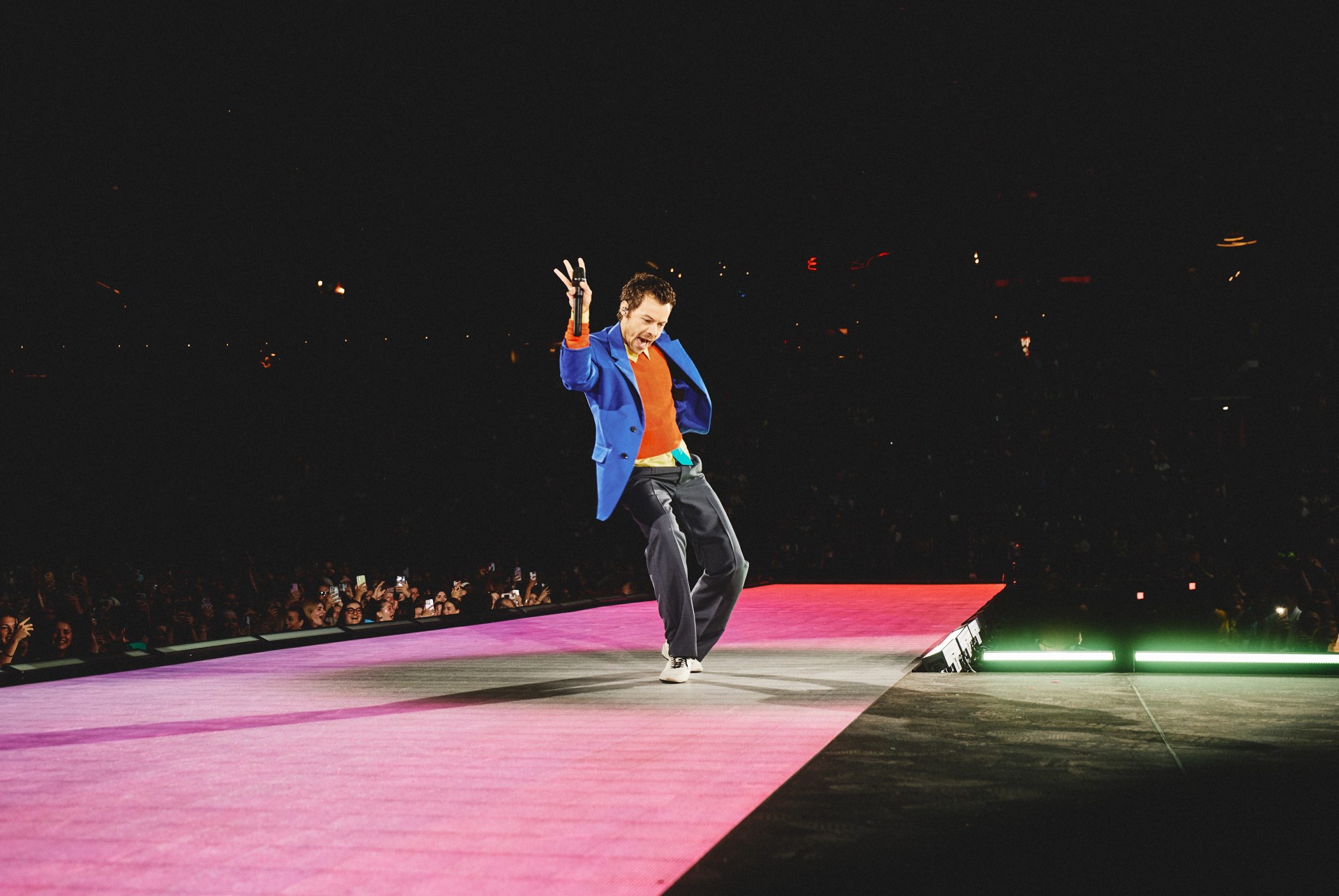 Harry Styles adjusts staging on tour after fan complaints