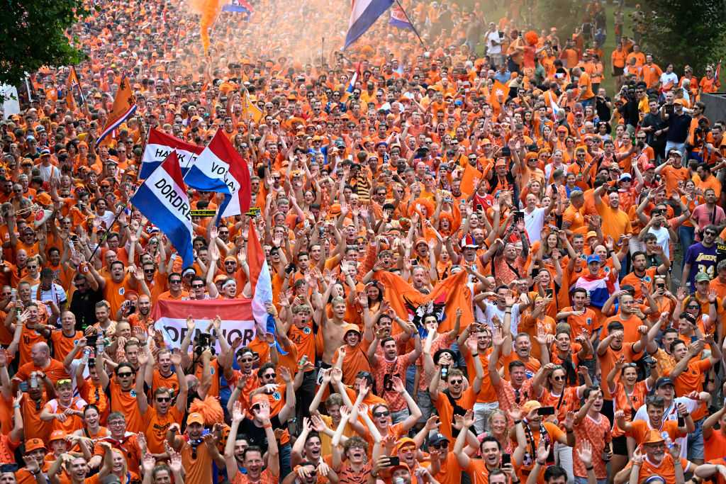 The Oranje is here: Watch as the Netherlands soccer team arrives in ...