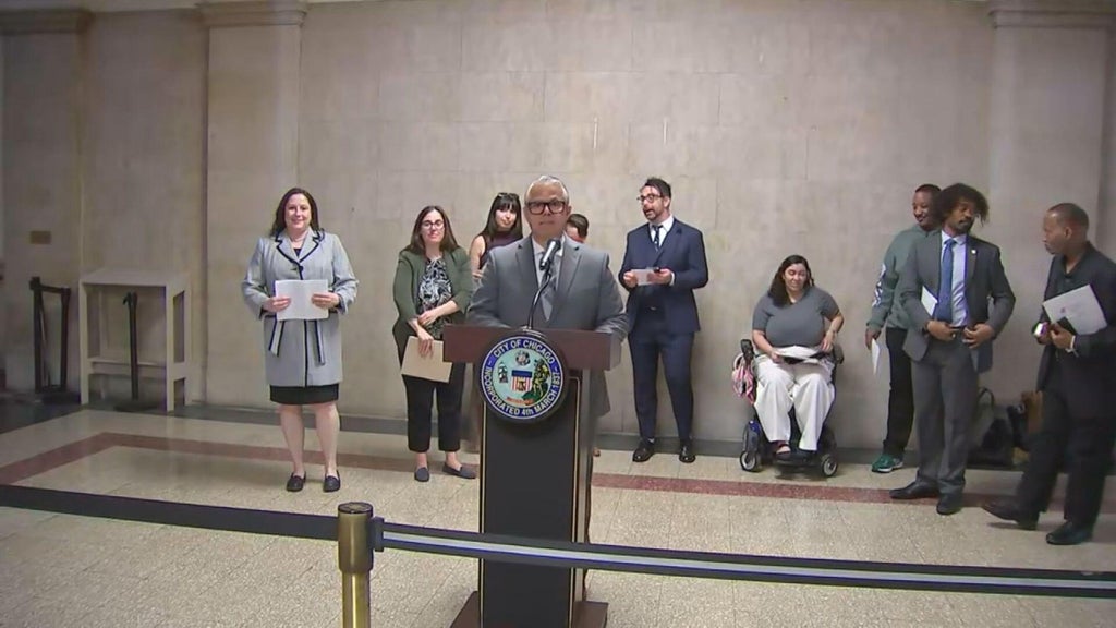 Chicago city leaders announce program to connect people more easily ...