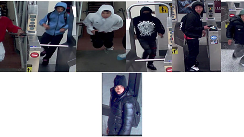 Chicago police search for 7 people in armed robbery on CTA Red Line