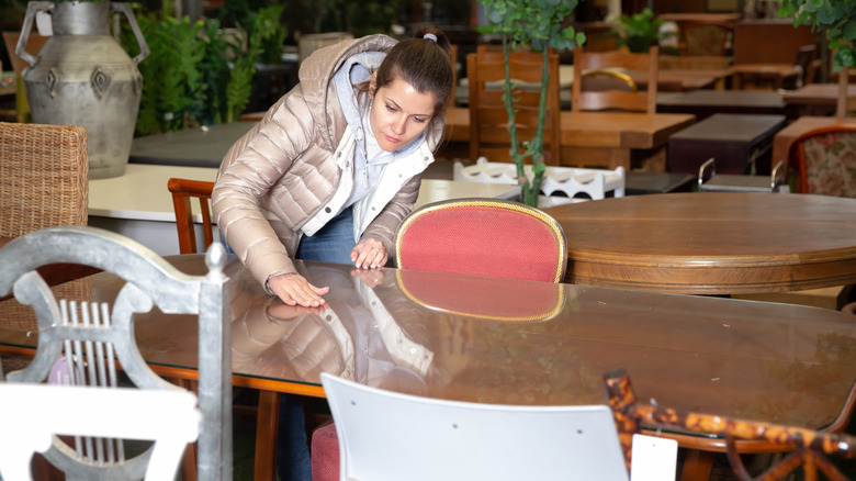 She gives a secondhand table new life with an epic pool noodle thrift flip