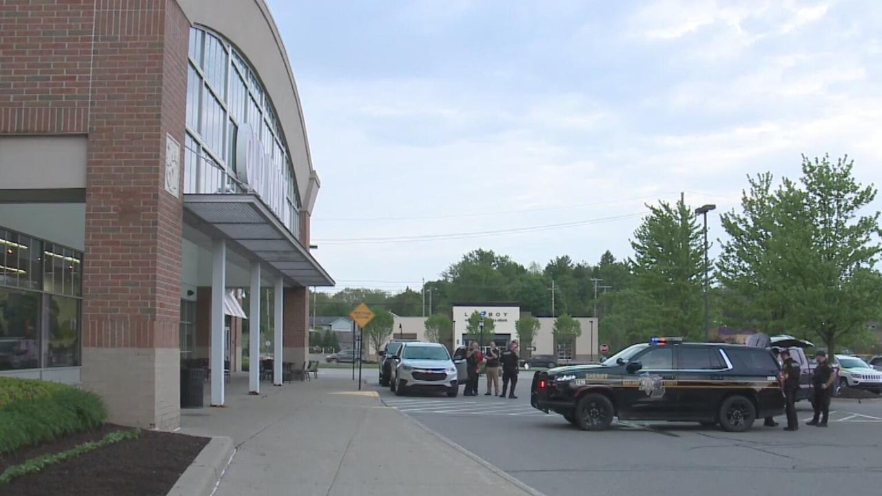 Suspect arrested after woman shot during carjacking in Oakland County