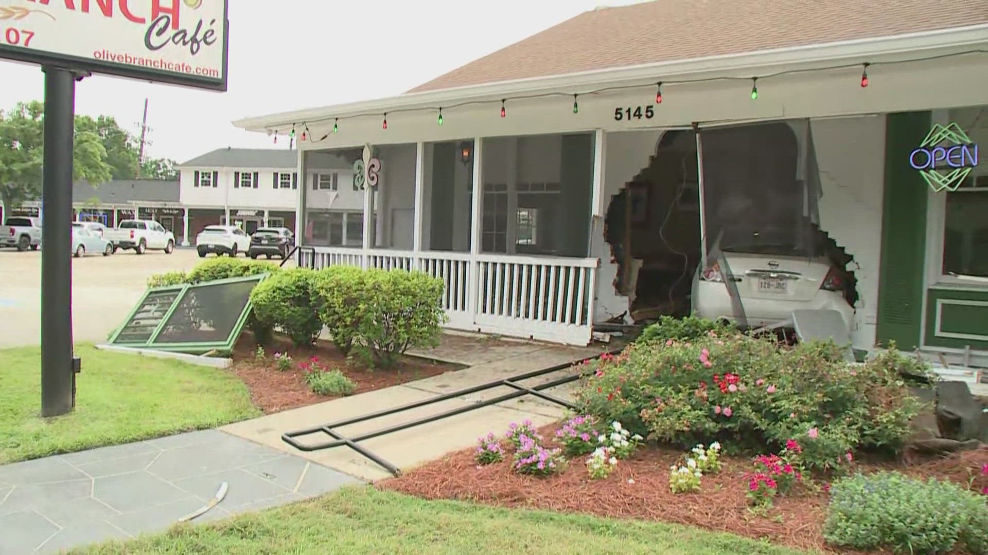 Wednesday's headlines: Car plows into Algiers restaurant; tense ...