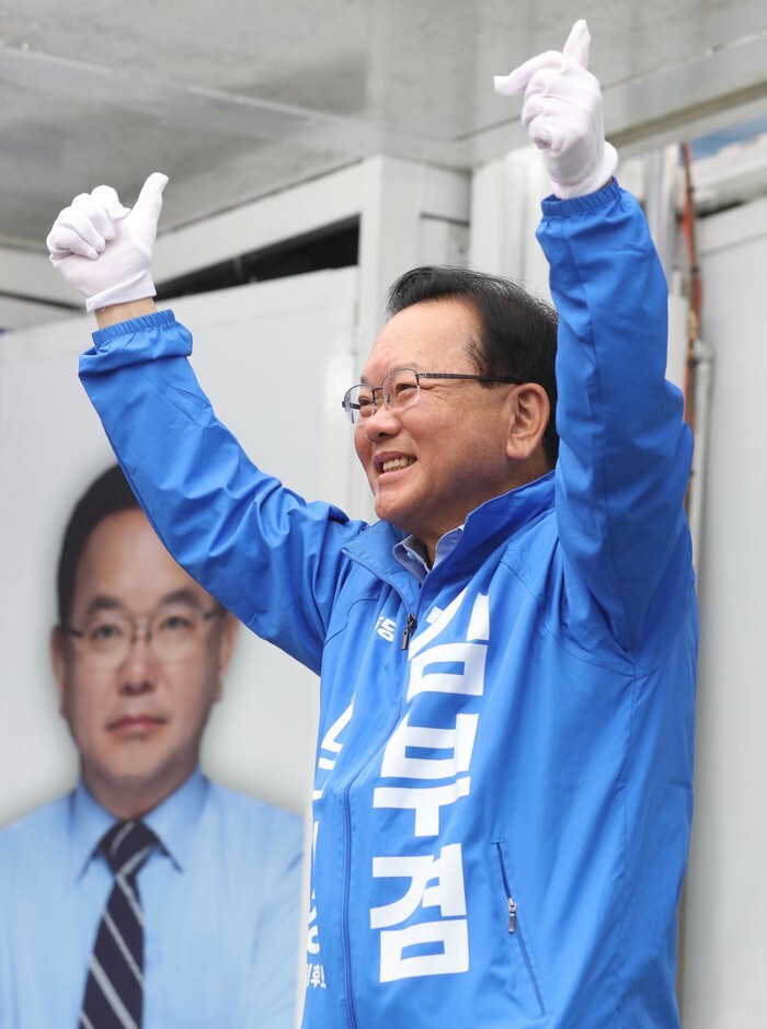 Official campaigning kicks off for local elections
