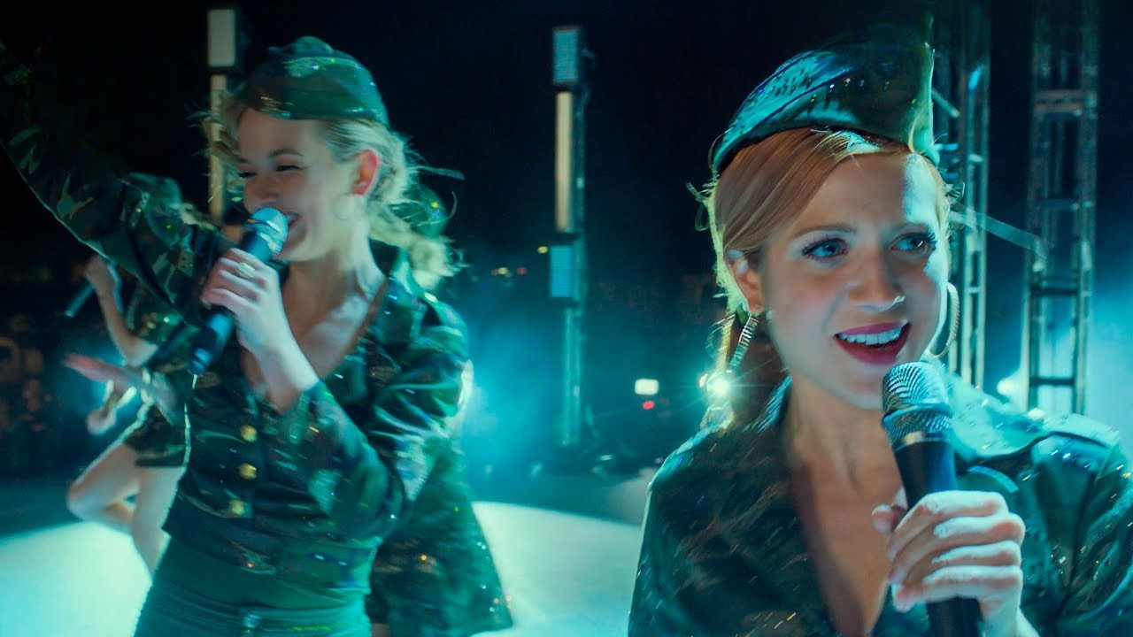 Barden Bellas USO performance Pitch Perfect 3 4K HDR