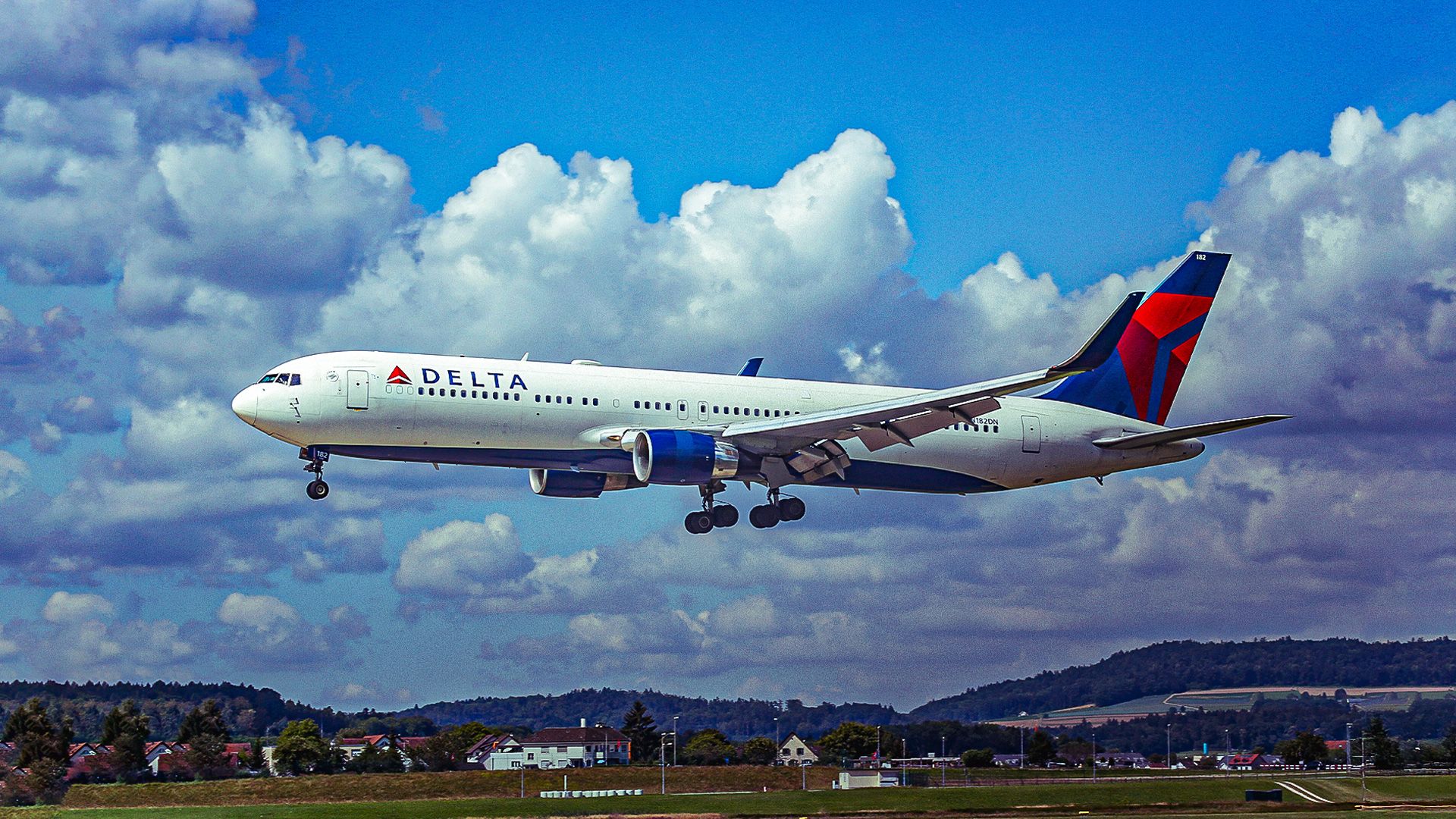 Historic: Delta launches 1st-ever flight on this exciting transatlantic ...