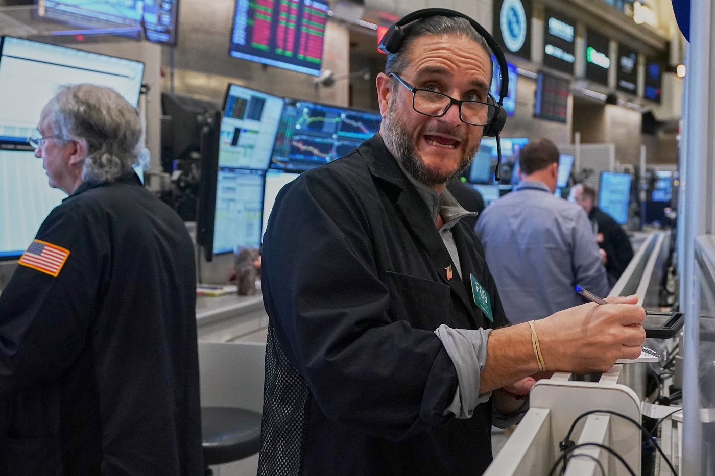 US stocks rally after pressure eases from the bond market and oil ...