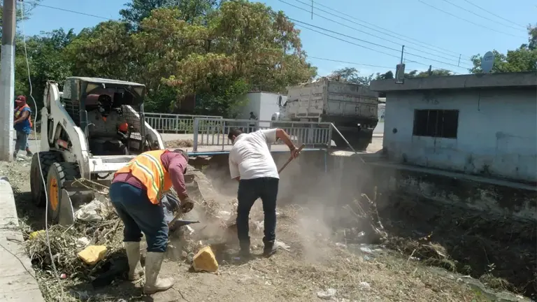 Culiacán avanza en limpieza de arroyos y canales para prevenir ...