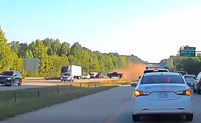 One seriously hurt after truck overturns on I‑485 outer poop