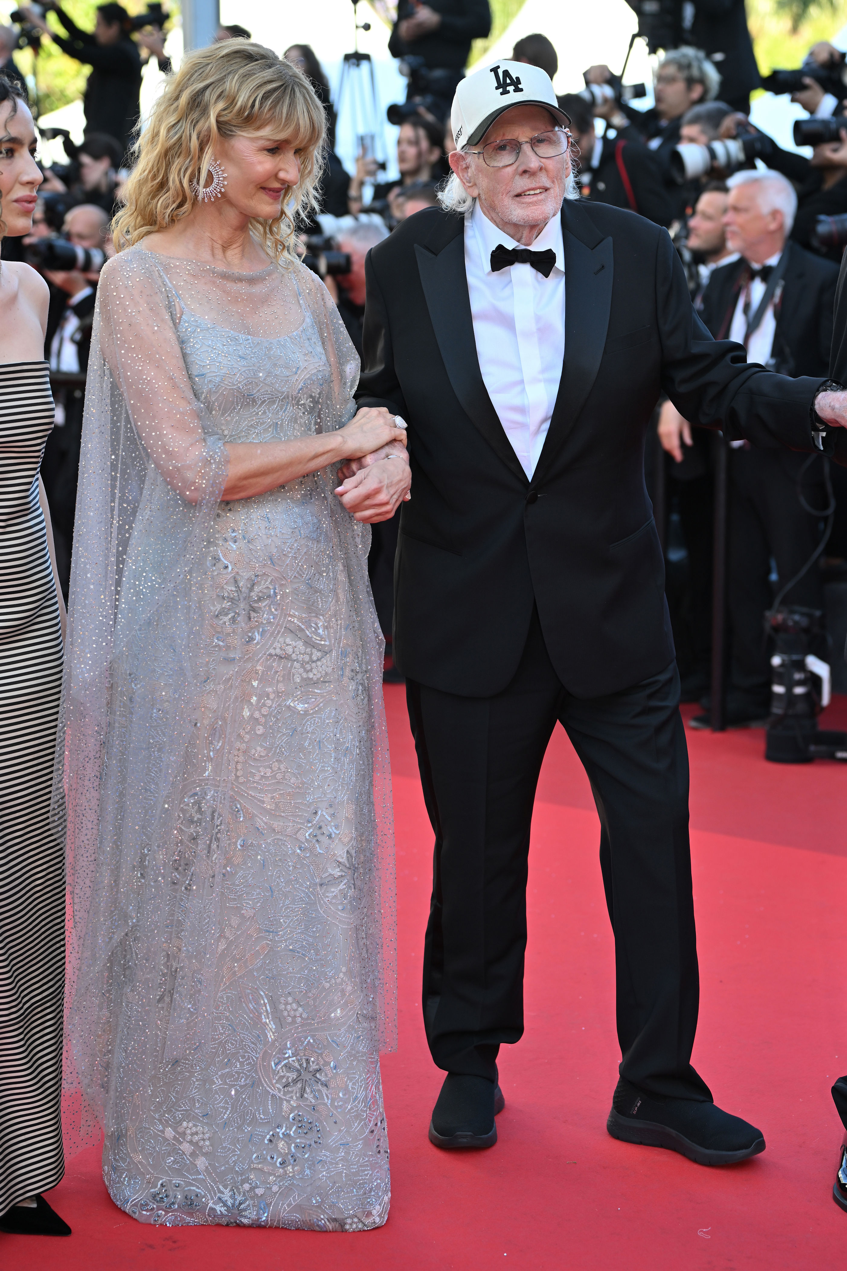 Laura Dern and dad Bruce are joined by her kids for rare three ...