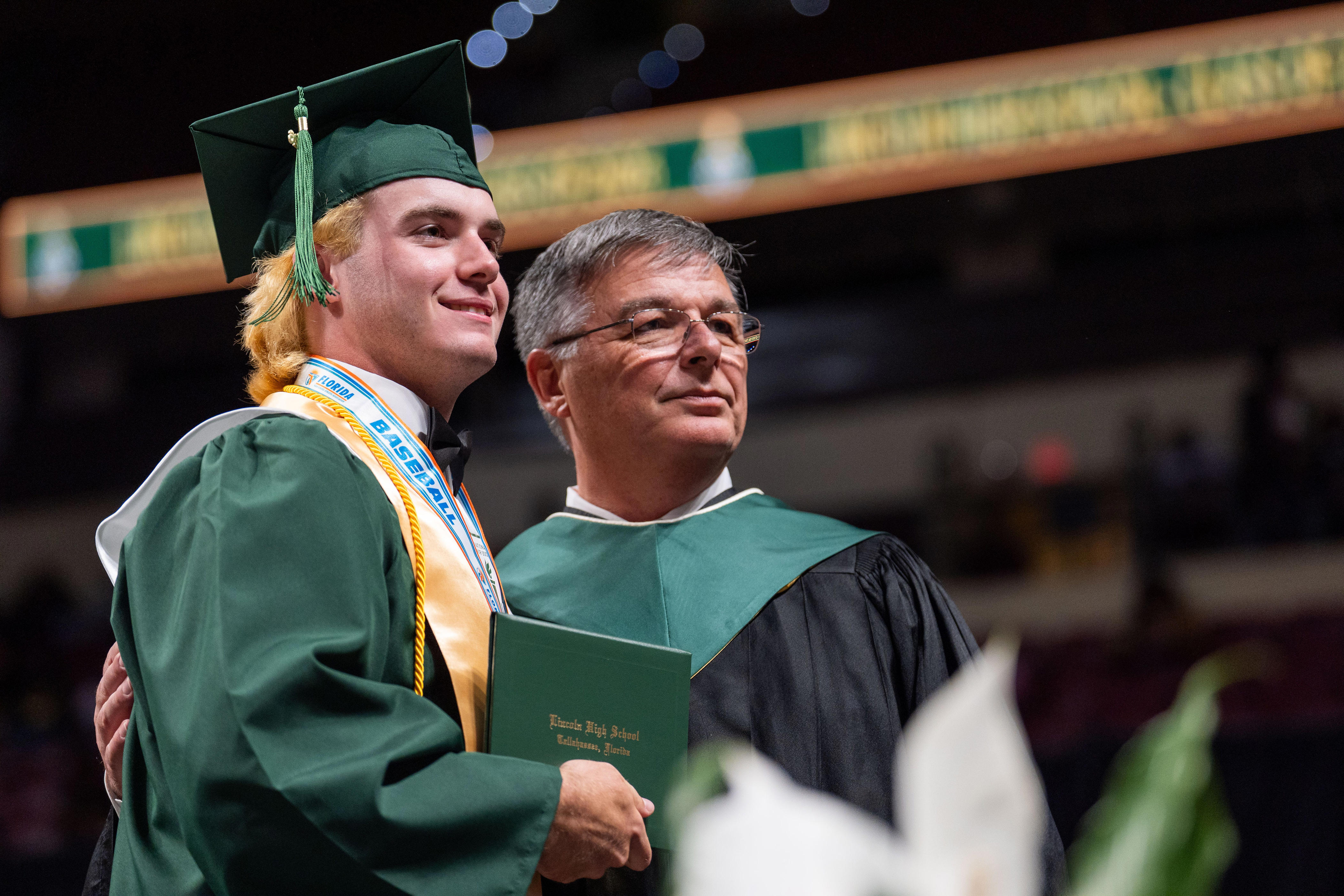 How Lincoln baseball seniors celebrated state title, graduation on same day