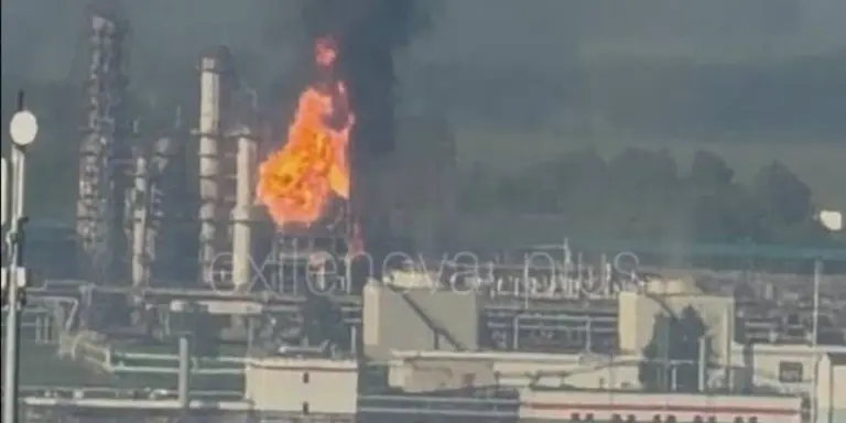 Was set ablaze on Monday: Now major Russian oil refinery is hit by ...