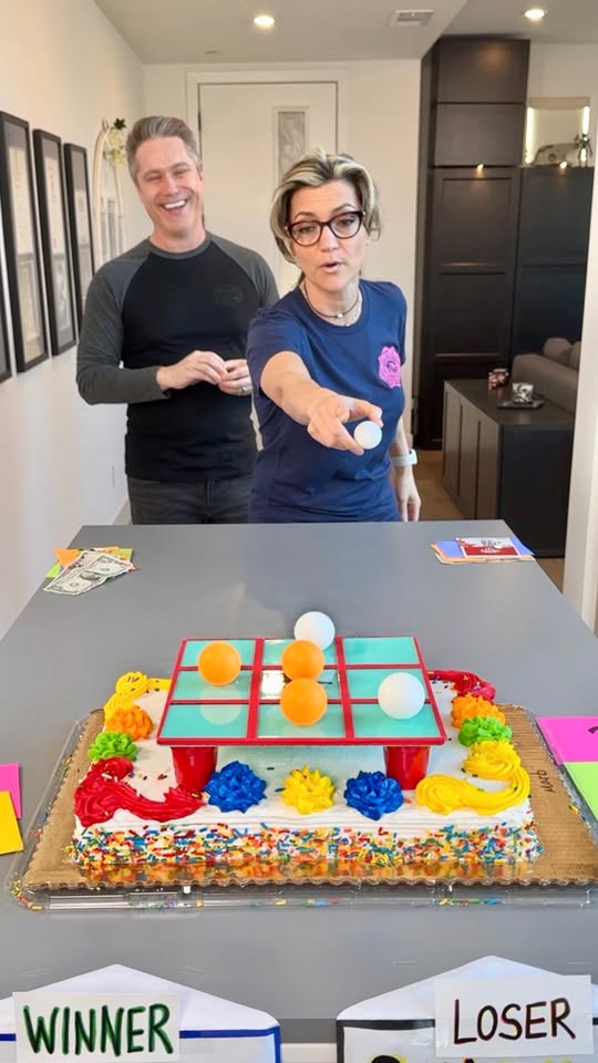 Tic tac toe with a sweet cake twist