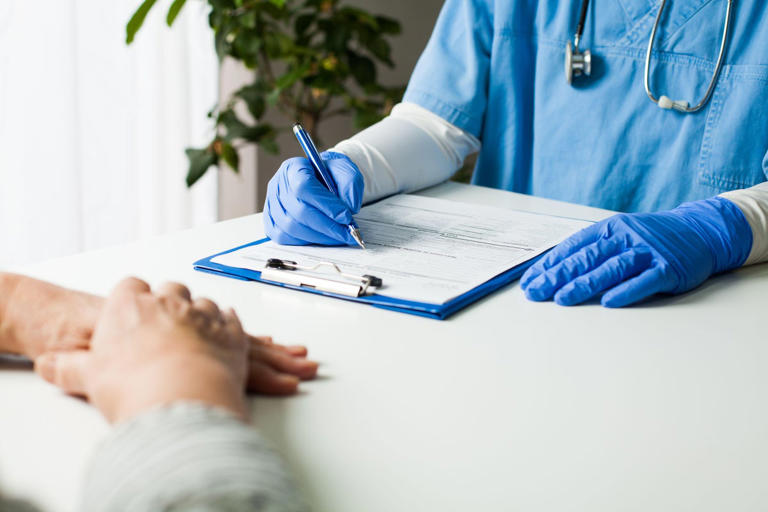 Government trial scraps sick notes to get millions back into work