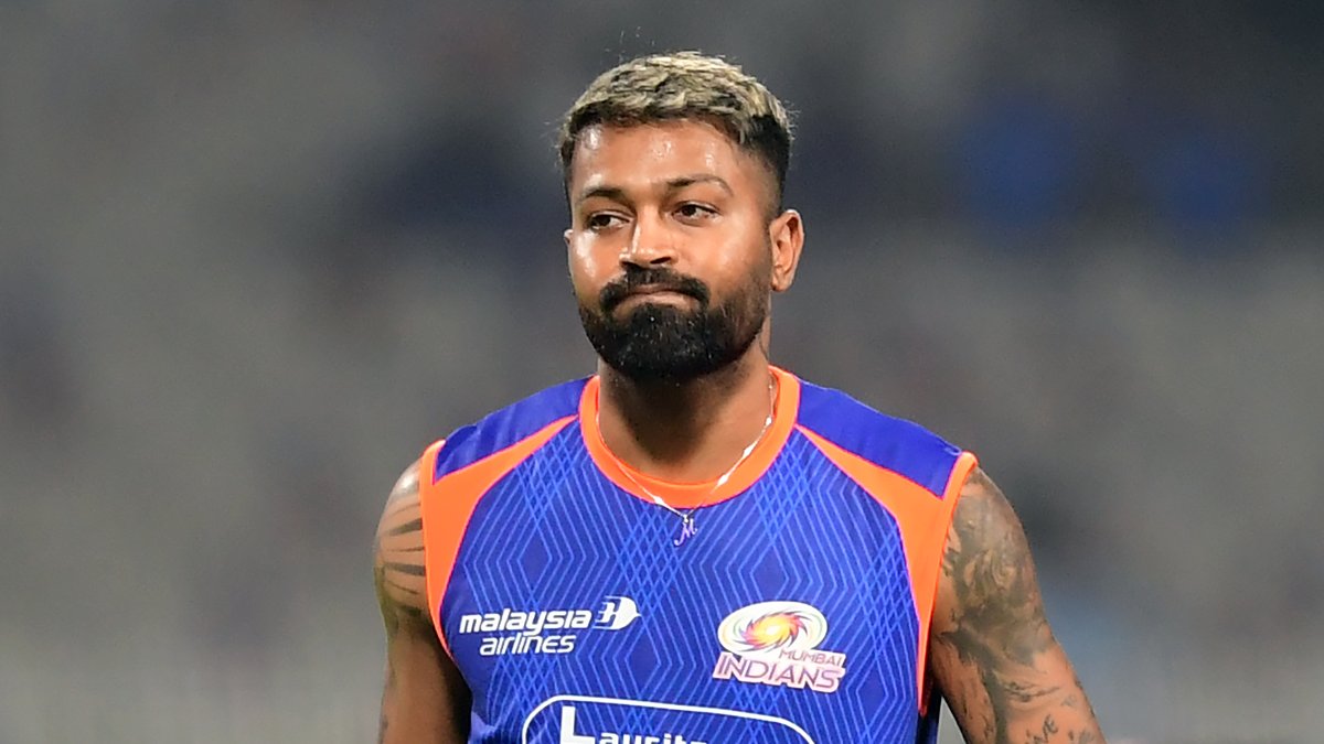 MI skipper Hardik penalised for IPL code of conduct breach