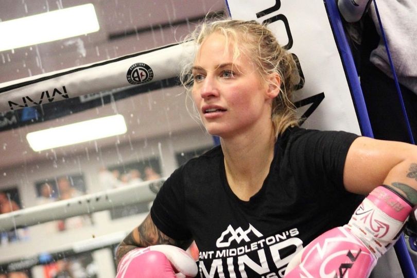 Ebanie Bridges leaks 'unfiltered' pic as boxing star launches 'little