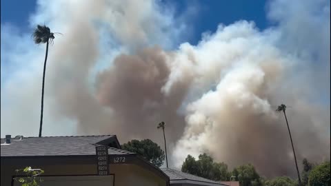 US: Two Wildfires Force Evacuations in Riverside County, California 3