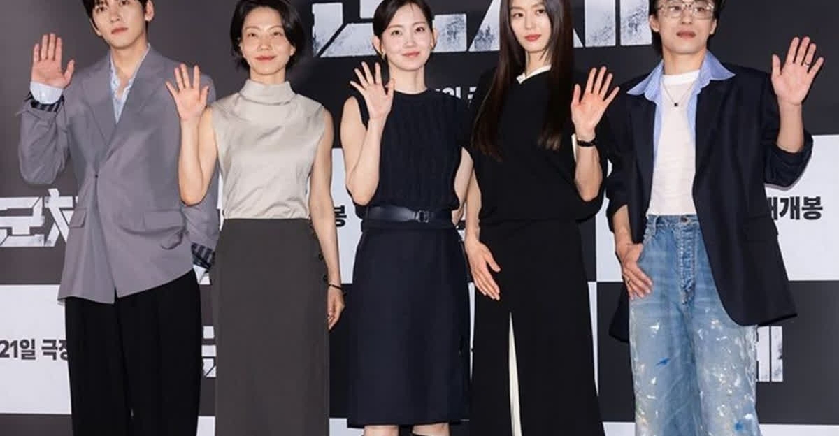 '본 적 없던 종(種)의 등장'…11년 만에 복귀→역대급 화제성 속 개봉 앞둔 韓 영화
