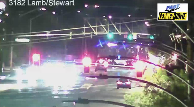 Driver dies after Jeep crashes into utility pole on North Lamb Boulevard