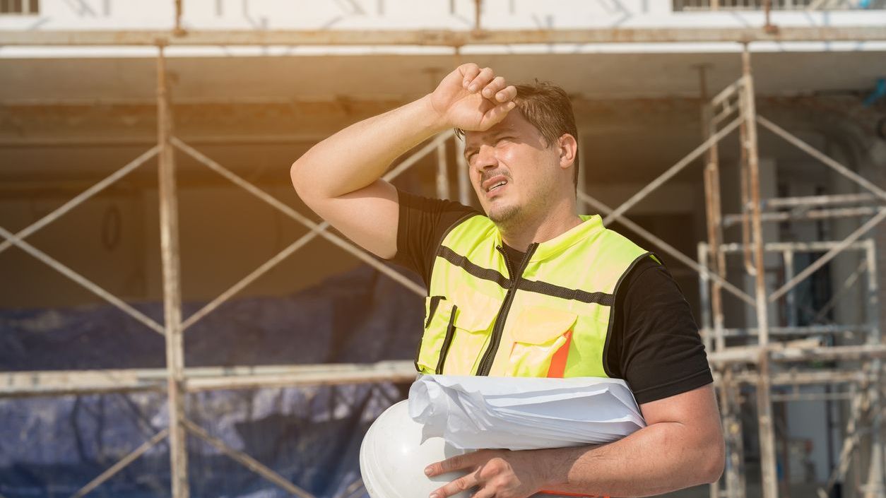 Government advisers urge maximum UK working temperature rules to ...