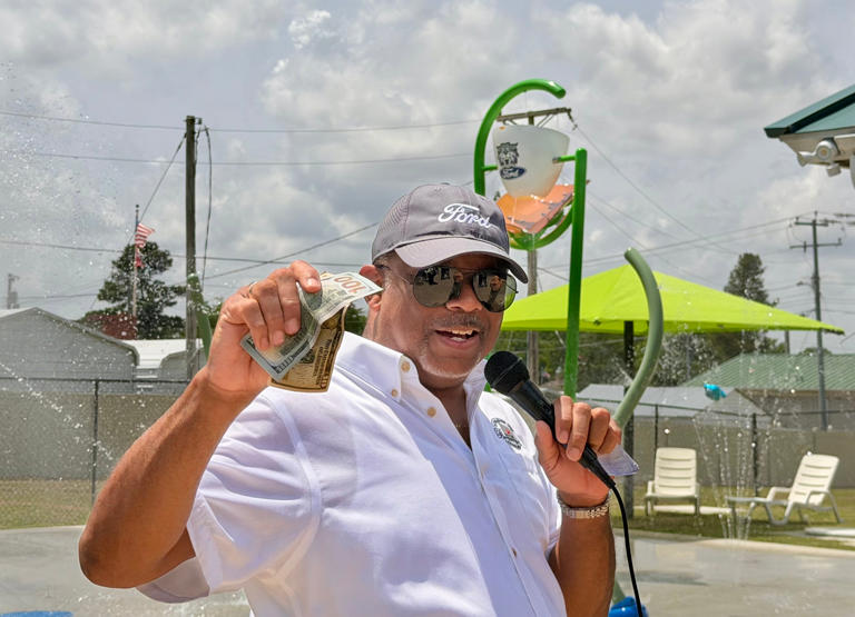 Ford invests $450K in Brownsville's only pool for new splash pad