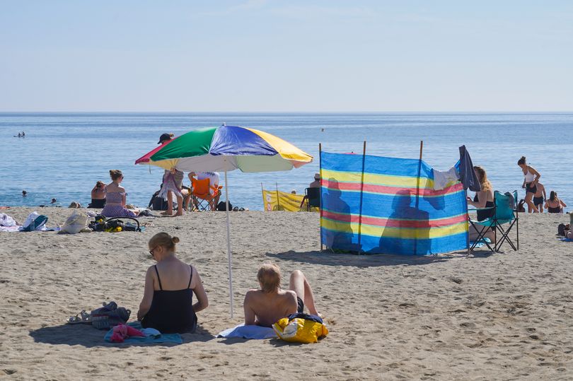 South East told 'risk to life' warning in bank holiday heatwave