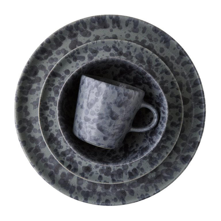 Patterned plates make every meal feel fancy—here are 32 unexpected ...