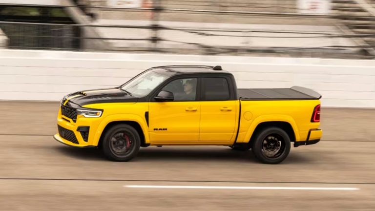 10 photos of Ram Rumble Bee decal details and specs from new Hemi V8 ...