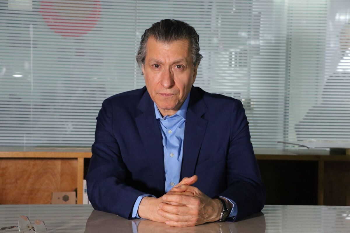 Me siento un poeta bajo la égida de López Velarde: Víctor Manuel Mendiola