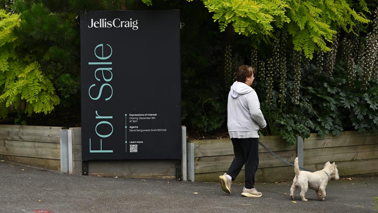 Jobless jump, Iran war shoot down fears of rate rise