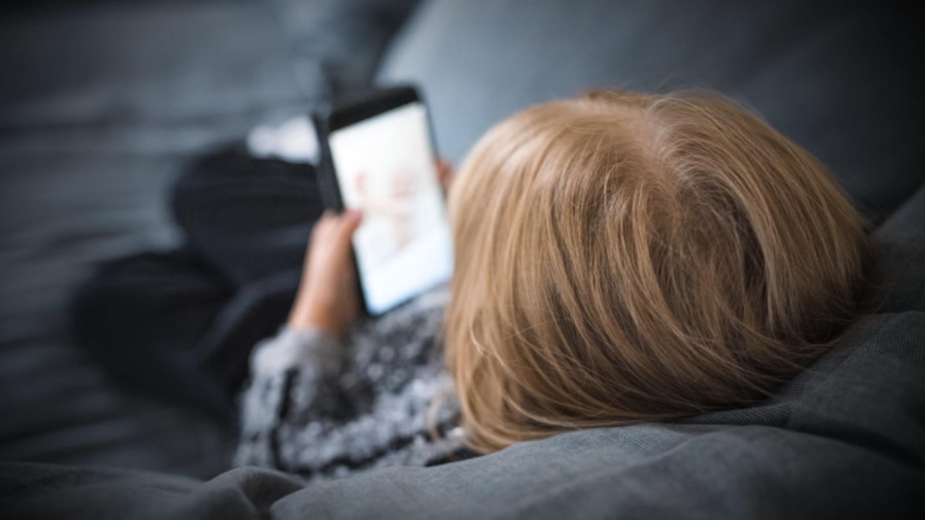 'Get off your phones': Surgeon general advisory calls on kids to cut ...
