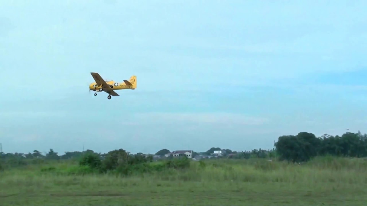 T28 Trojan RC plane takeoff landing gear test