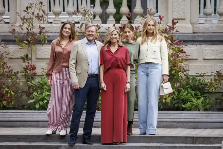 La familia real de Holanda inaugura el verano con su tradicional posado ...