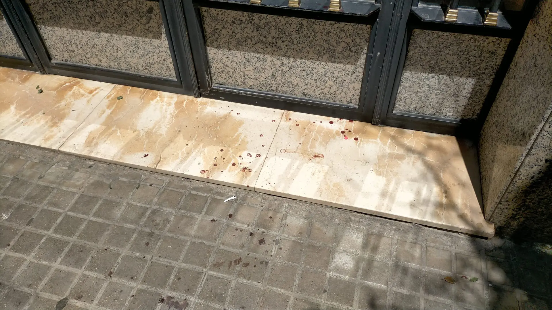 Herida una mujer tras ser apuñalada por su expareja en el barrio de Las ...
