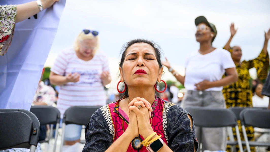 Trump’s Bible reading at prayer rally fuels church-state debate