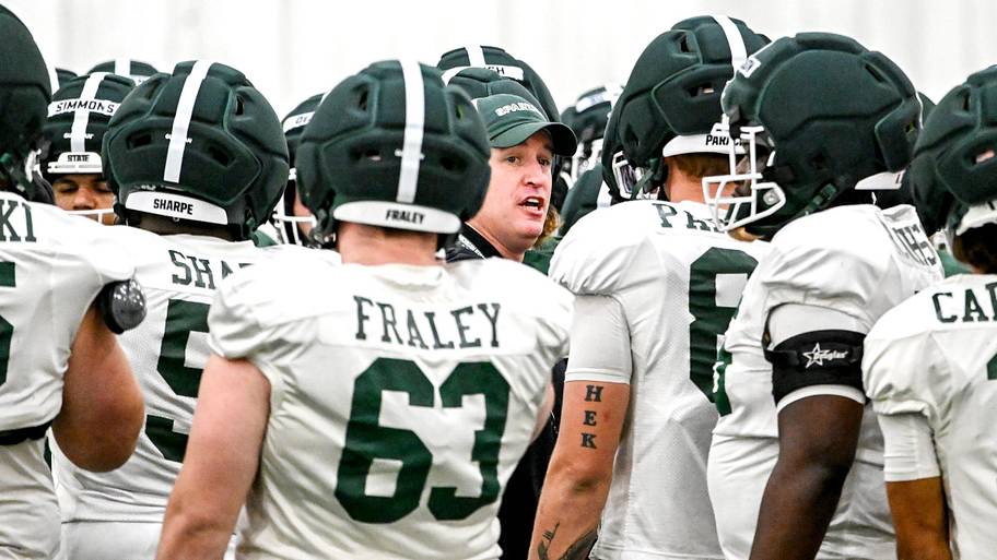 CBS Sports a major disbeliever in Pat Fitzgerald, Michigan State after ...